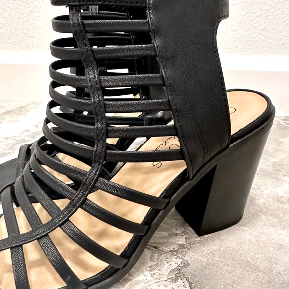 New Heels- Coconuts by Matisse - Picture 5 of 7